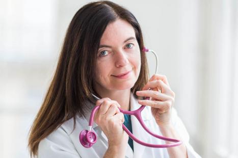 Docteure », « doctoresse » un sondage sur le féminin de « docteur »  anime la Toile