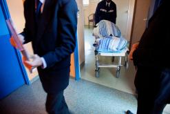 Les infirmiers formés peuvent désormais rédiger des certificats de décès sur tout le territoire