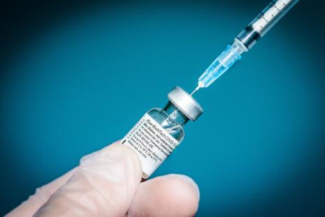 troisieme dose de vaccin covid quels pays ont pris la decision le quotidien du medecin