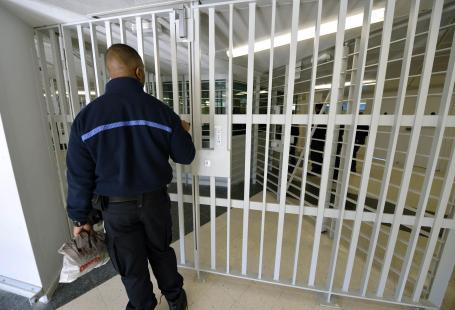 5 quartiers pénitentiaires pour détenus particulièrement dangereux ont été créés en janvier