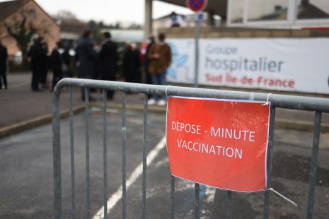 Vaccins anti-Covid : la France en retard ?